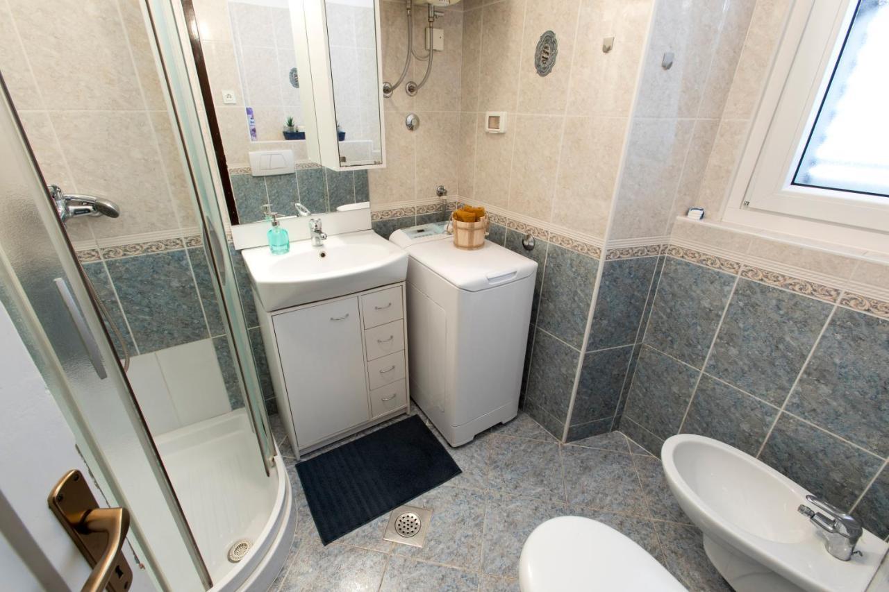 Apartma Rozi Koper Exteriör bild